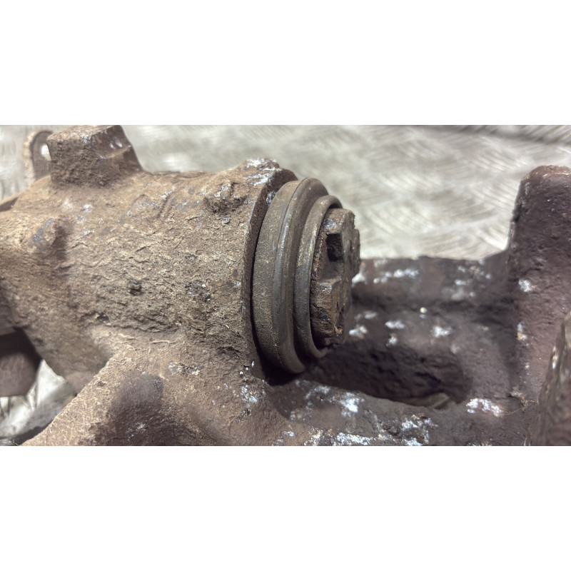 Etrier arriere droit (freinage) RENAULT MEGANE 2 Photo n°5