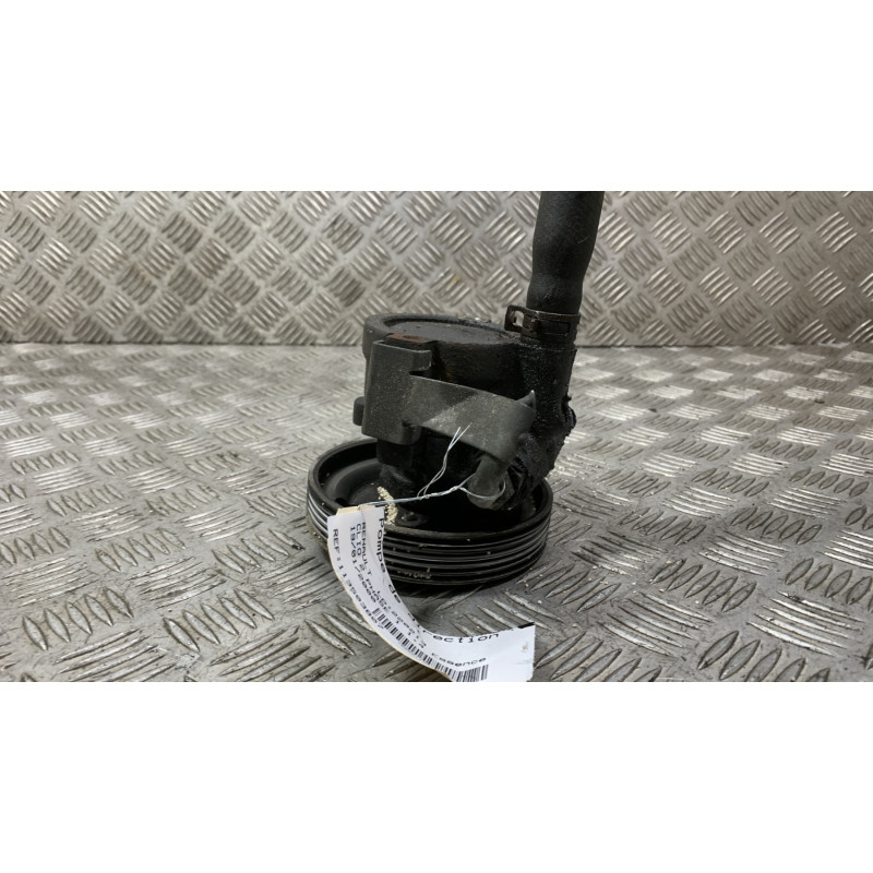Pompe de direction RENAULT CLIO 2 Photo n°3