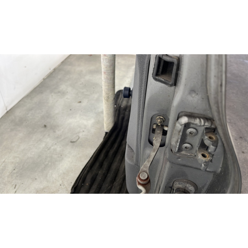 Porte avant gauche RENAULT CLIO 2 Photo n°4