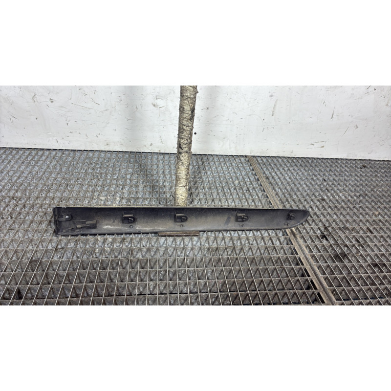 Baguette de porte arriere droite RENAULT CLIO 2 Photo n°4