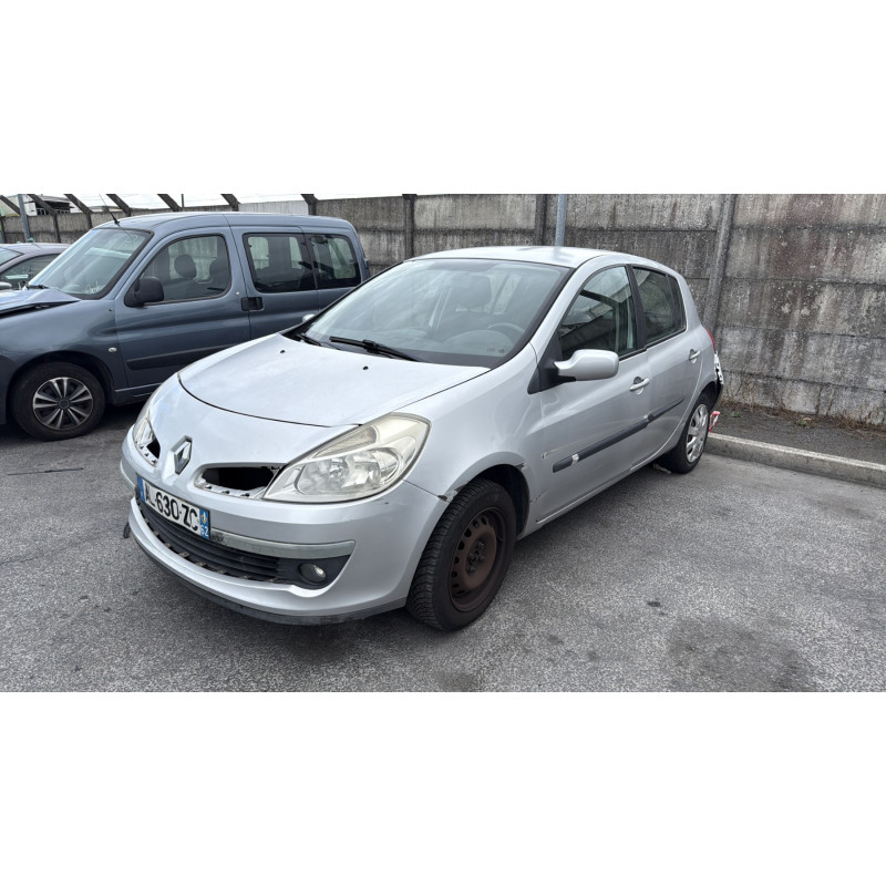 Porte avant droit RENAULT CLIO 3 Photo n°9