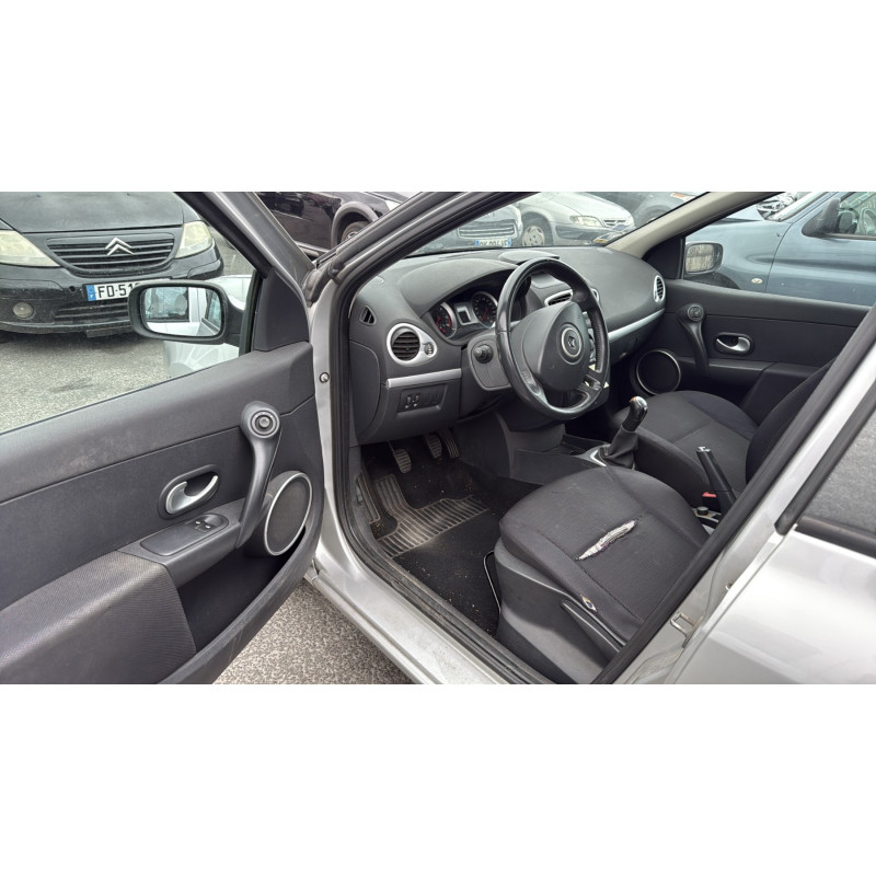 Porte avant droit RENAULT CLIO 3 Photo n°17