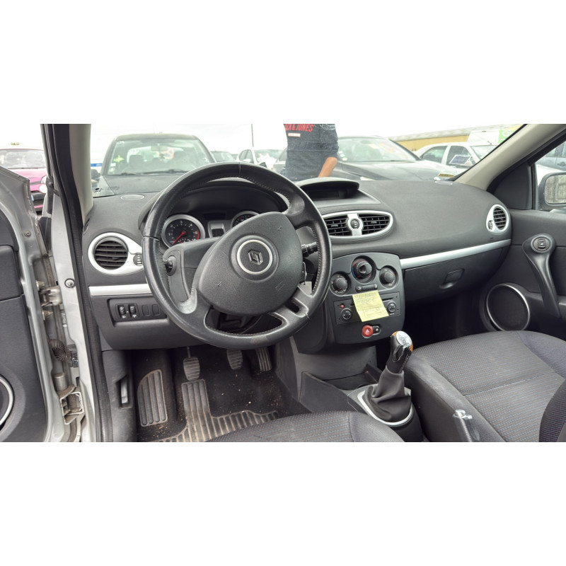 Porte avant droit RENAULT CLIO 3 Photo n°20