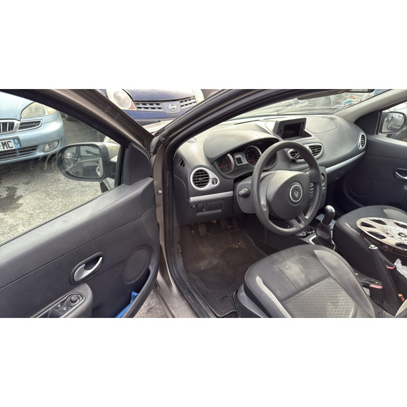 Moteur essuie glace avant RENAULT CLIO 3 Photo n°18