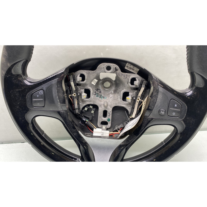 Volant RENAULT CLIO 4 Photo n°2
