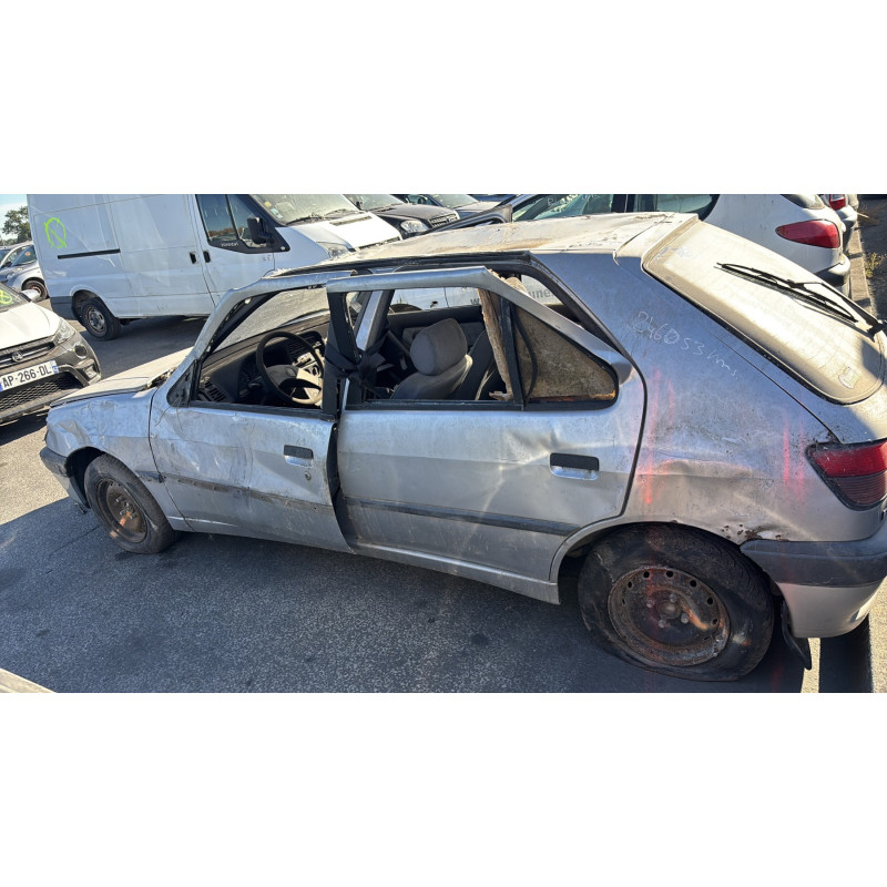 Custode arriere droit (porte) PEUGEOT 306 Photo n°10