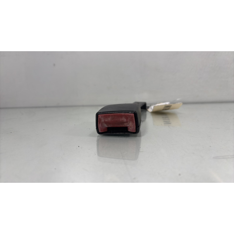 Attache ceinture avant droit VOLKSWAGEN POLO 4 Photo n°1