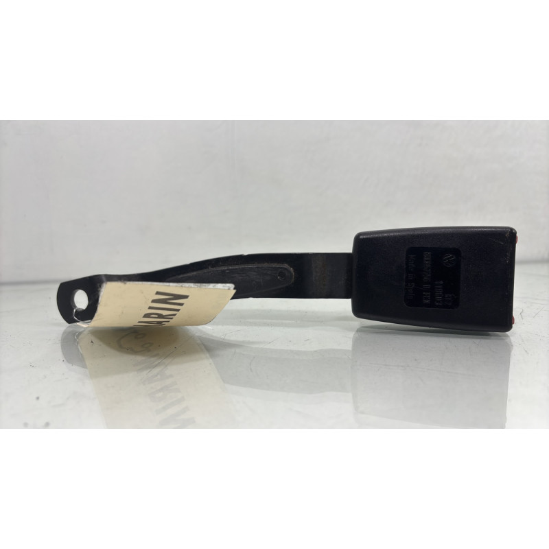 Attache ceinture avant droit VOLKSWAGEN POLO 4 Photo n°5