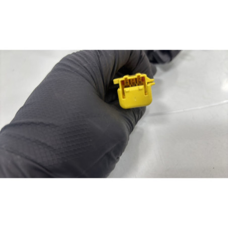 Pretensionneur de ceinture avant droit VOLKSWAGEN POLO 4
