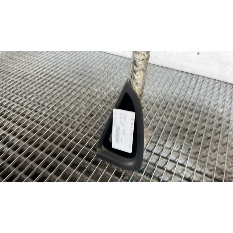 Custode arriere gauche RENAULT CLIO 4 Photo n°3