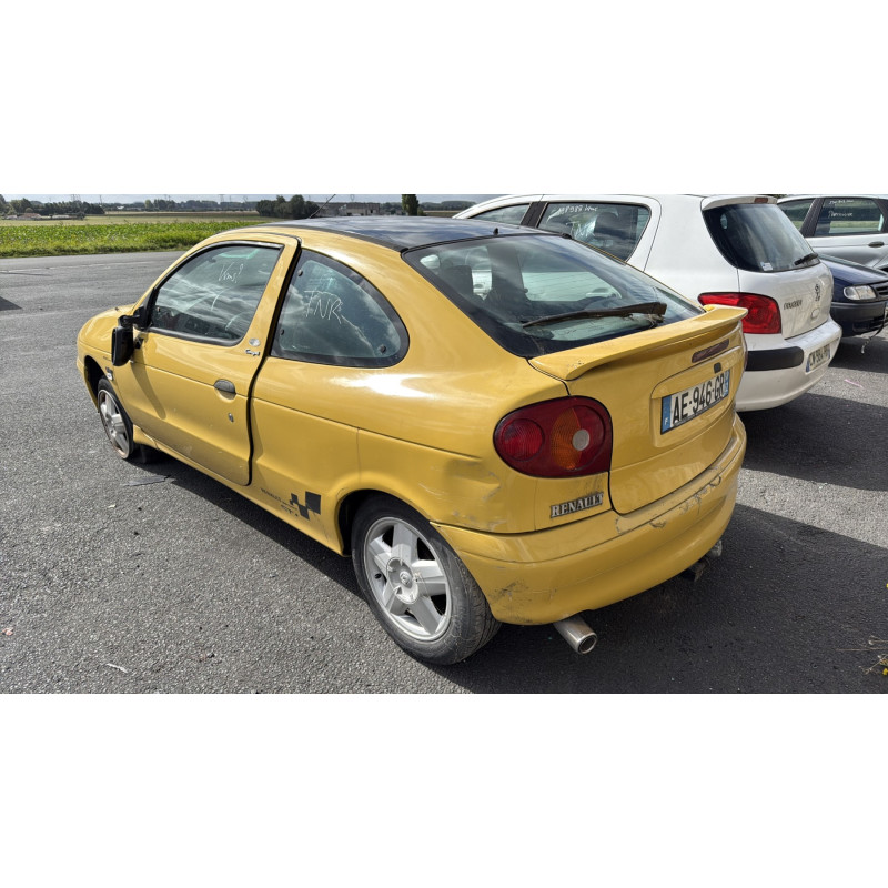 Retroviseur droit RENAULT MEGANE 1 Photo n°10