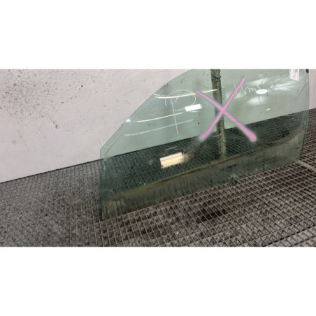 Vitre avant gauche RENAULT MEGANE 1