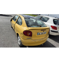 Vitre avant gauche RENAULT MEGANE 1