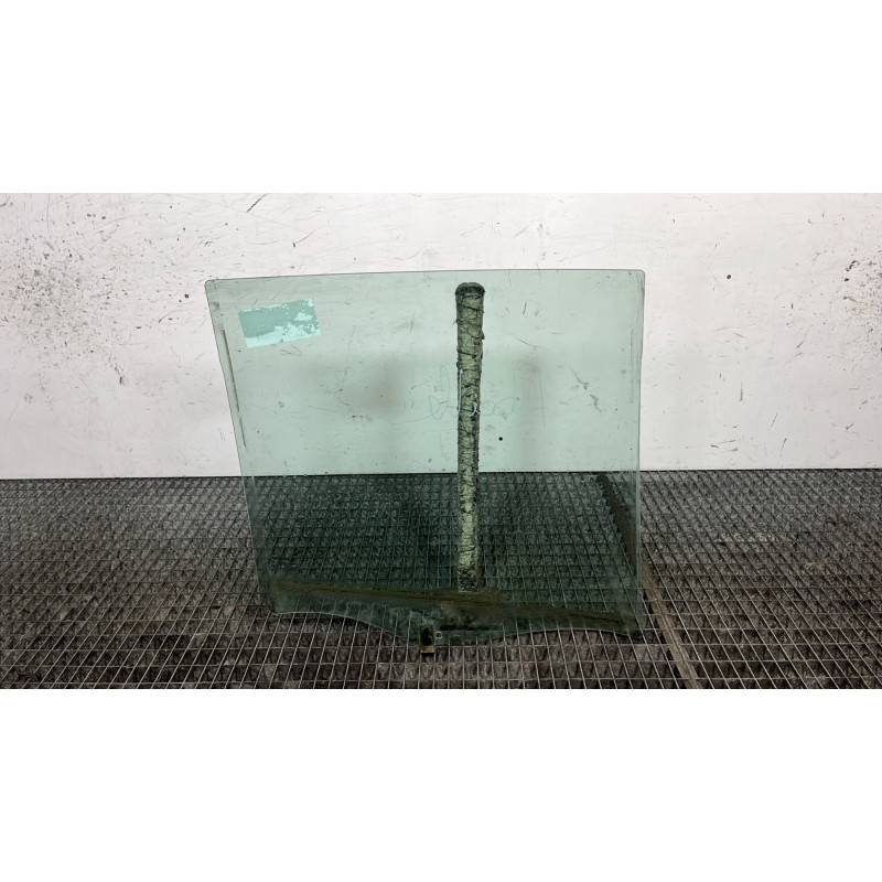 Vitre arriere gauche RENAULT MODUS Photo n°4