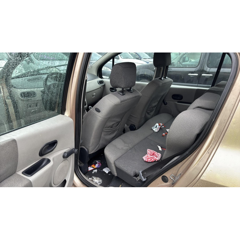 Attache ceinture avant droit RENAULT MODUS Photo n°10