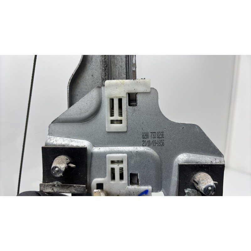 Leve vitre electrique avant gauche DACIA SANDERO 1 Photo n°8