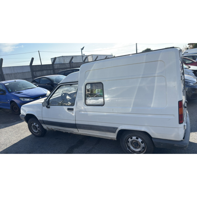 Calandre RENAULT EXPRESS Photo n°10