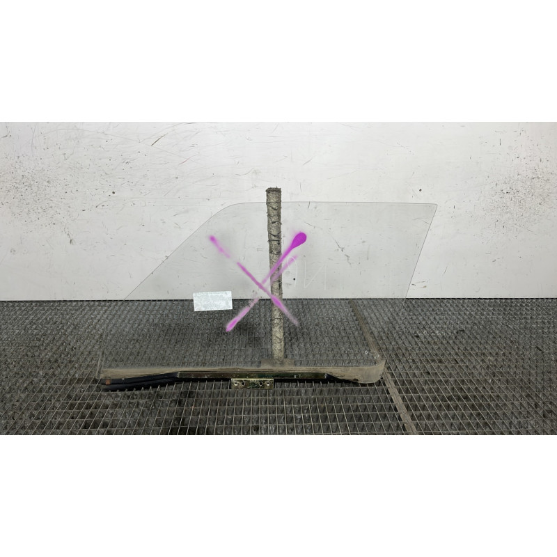 Vitre avant droit RENAULT EXPRESS Photo n°4