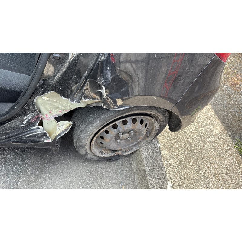 Trappe d'essence RENAULT CLIO 3 Photo n°17