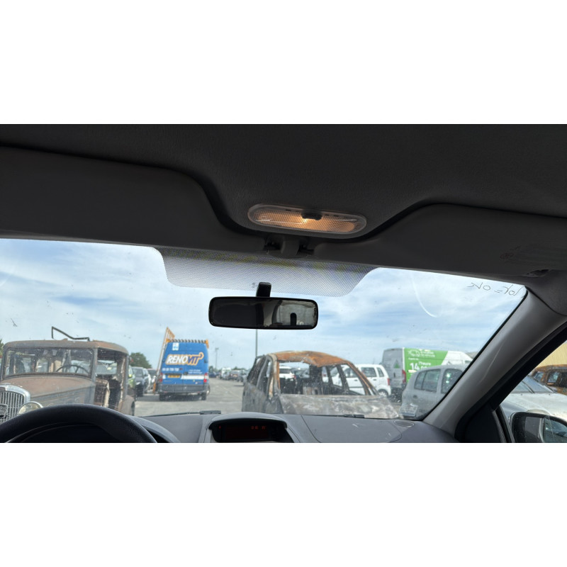 Vitre arriere gauche RENAULT CLIO 3 Photo n°17