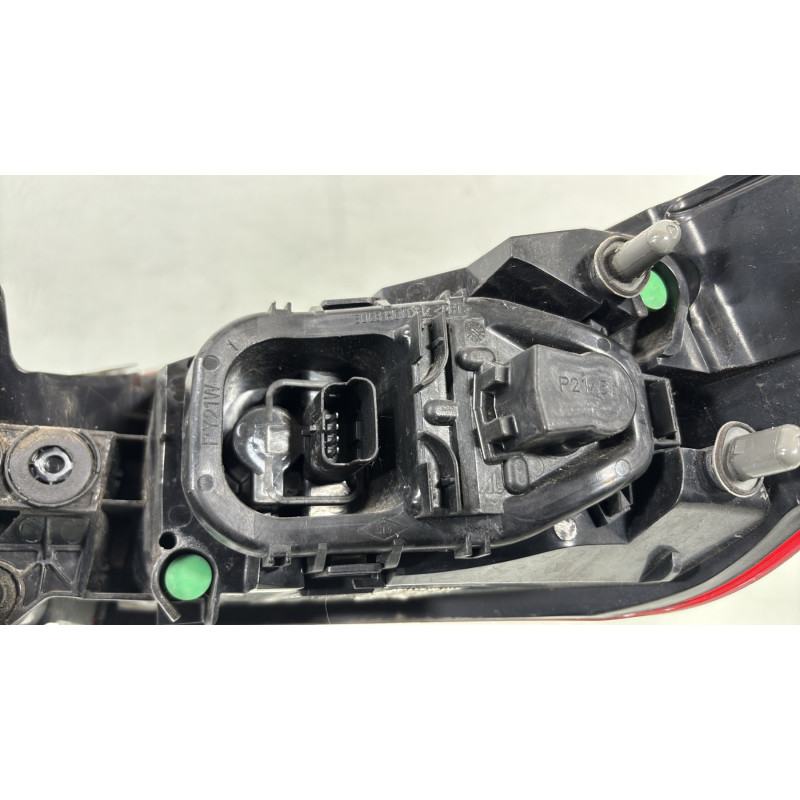 Feu arriere principal gauche (feux) RENAULT CLIO 4 Photo n°4