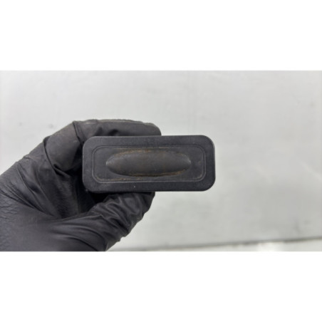 Bouton de coffre RENAULT CLIO 4 Photo n°1