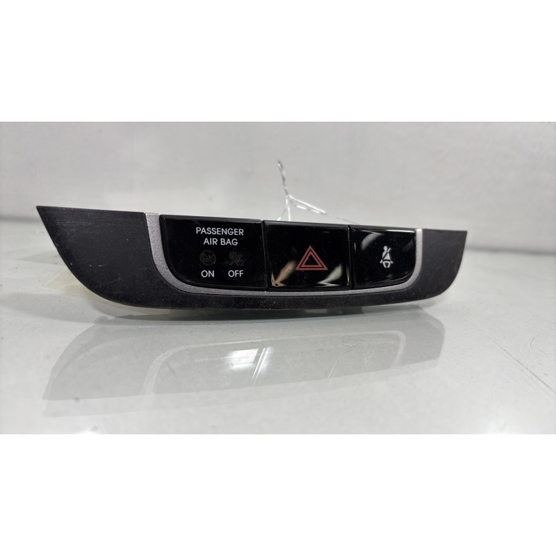 Bouton de warning HYUNDAI IX 35 Photo n°2