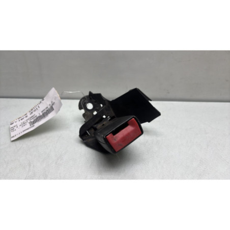 Attache ceinture arriere droit AUDI A6 3 Photo n°1