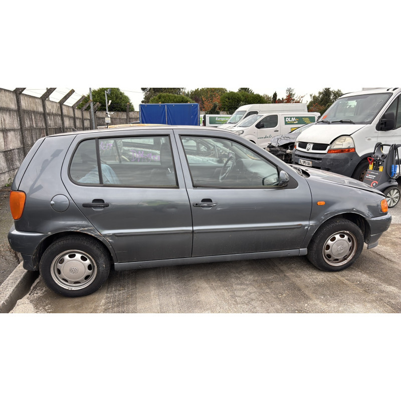 Moteur essuie glace avant VOLKSWAGEN POLO 3 Photo n°12