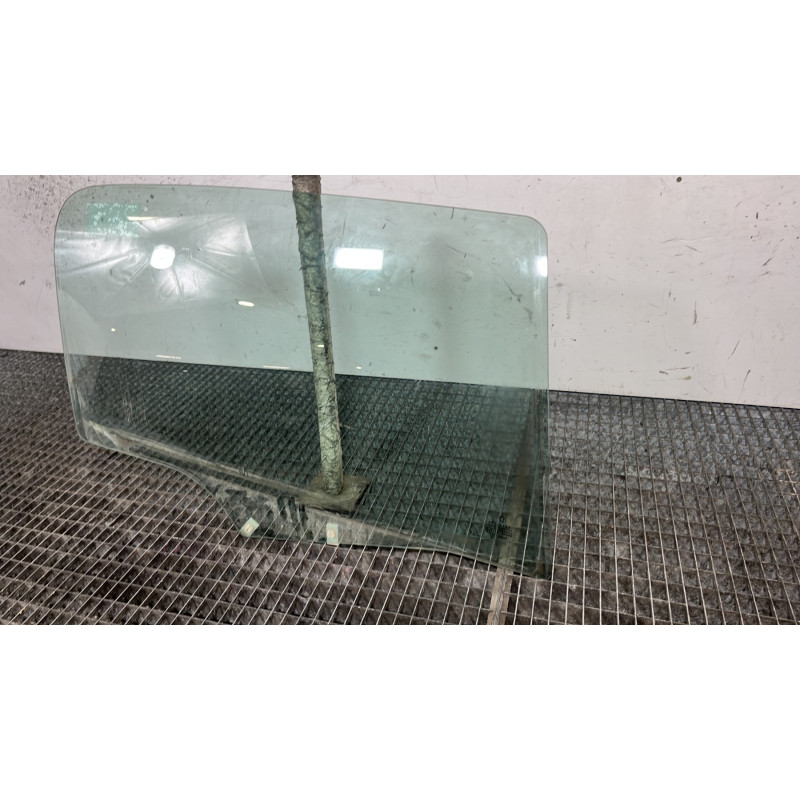 Vitre arriere droit PEUGEOT 307 Photo n°2