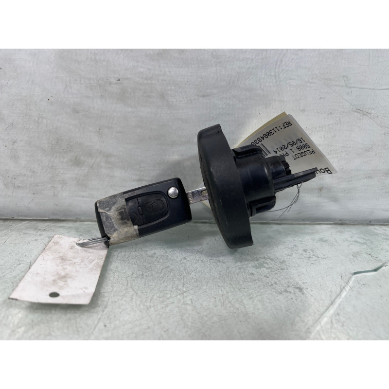 Bouchon de carburant PEUGEOT 5008 1 Photo n°2