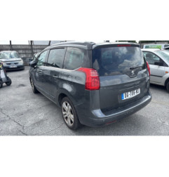 Attache ceinture avant gauche PEUGEOT 5008 1