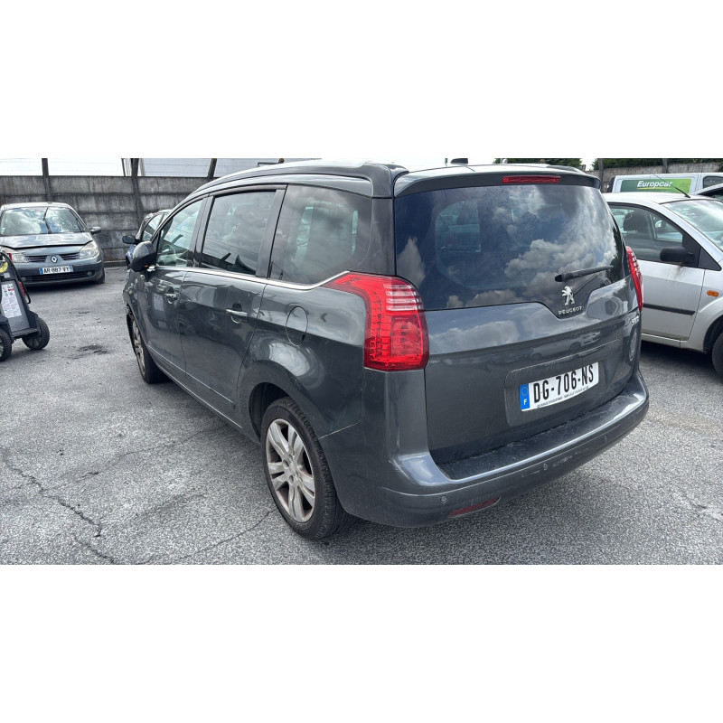 Attache ceinture avant gauche PEUGEOT 5008 1 Photo n°8
