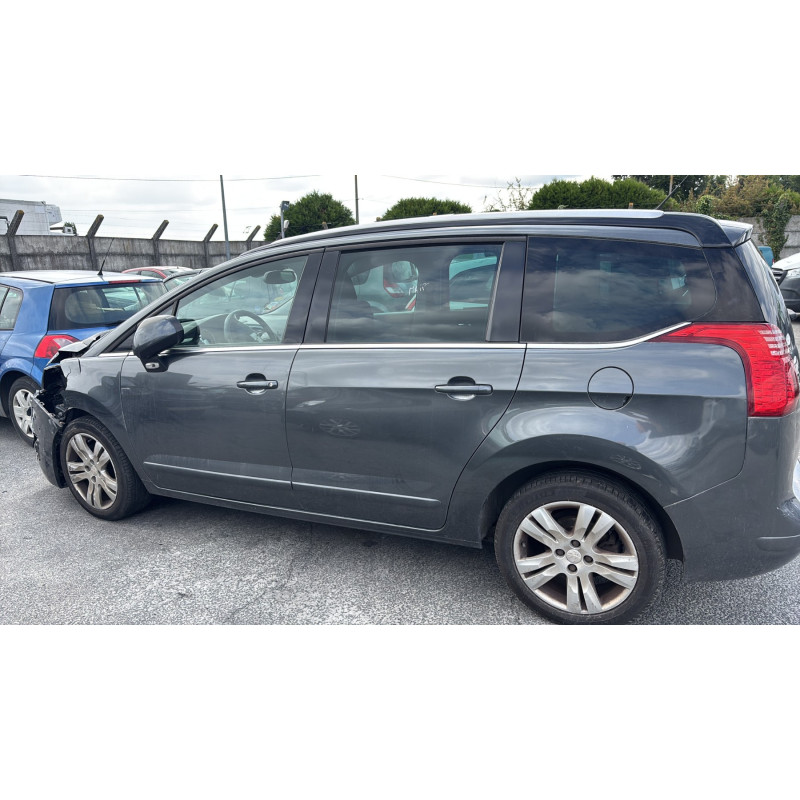 Attache ceinture avant gauche PEUGEOT 5008 1 Photo n°11