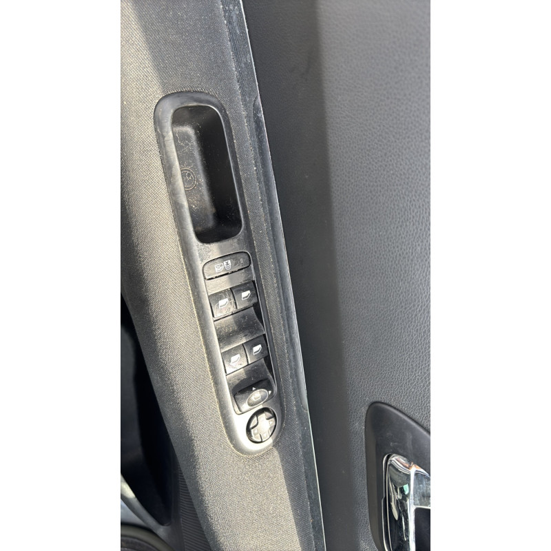 Attache ceinture avant gauche PEUGEOT 5008 1 Photo n°15