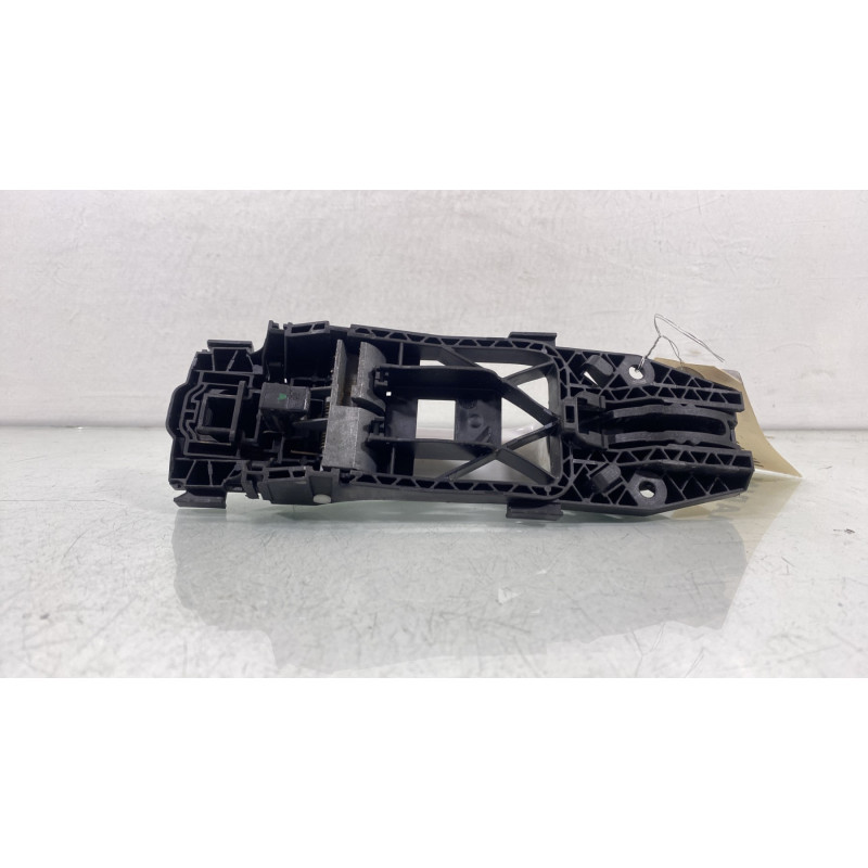 Poignee porte arriere gauche VOLKSWAGEN POLO 6 Photo n°4