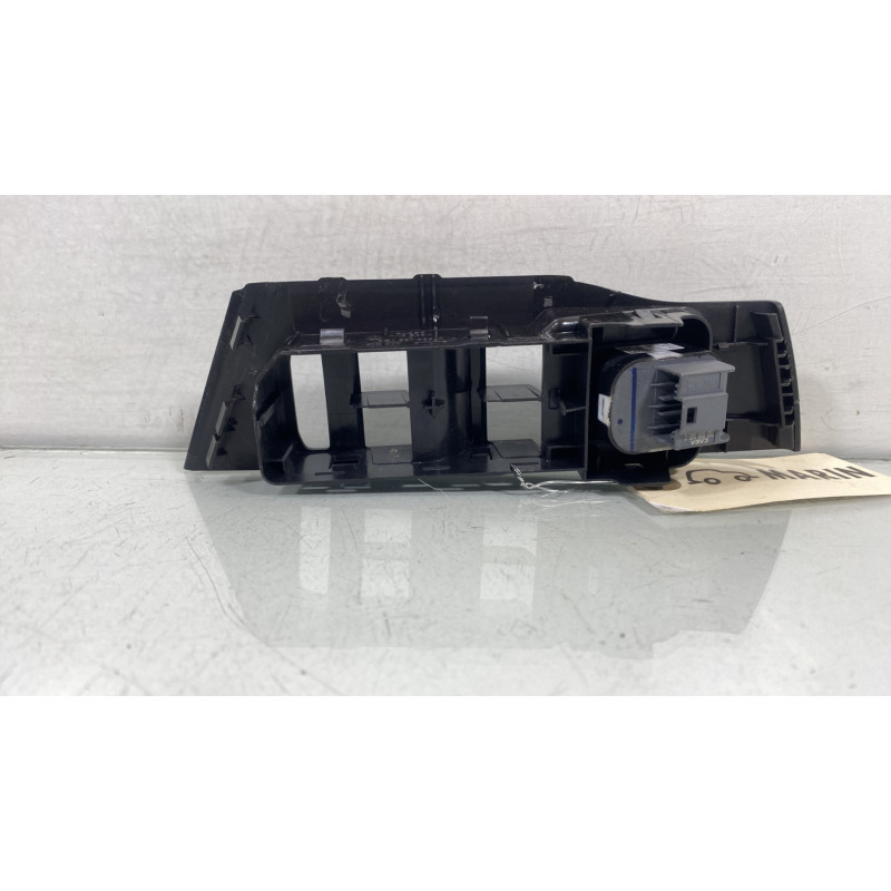 Commande retroviseurs VOLKSWAGEN POLO 6 Photo n°4