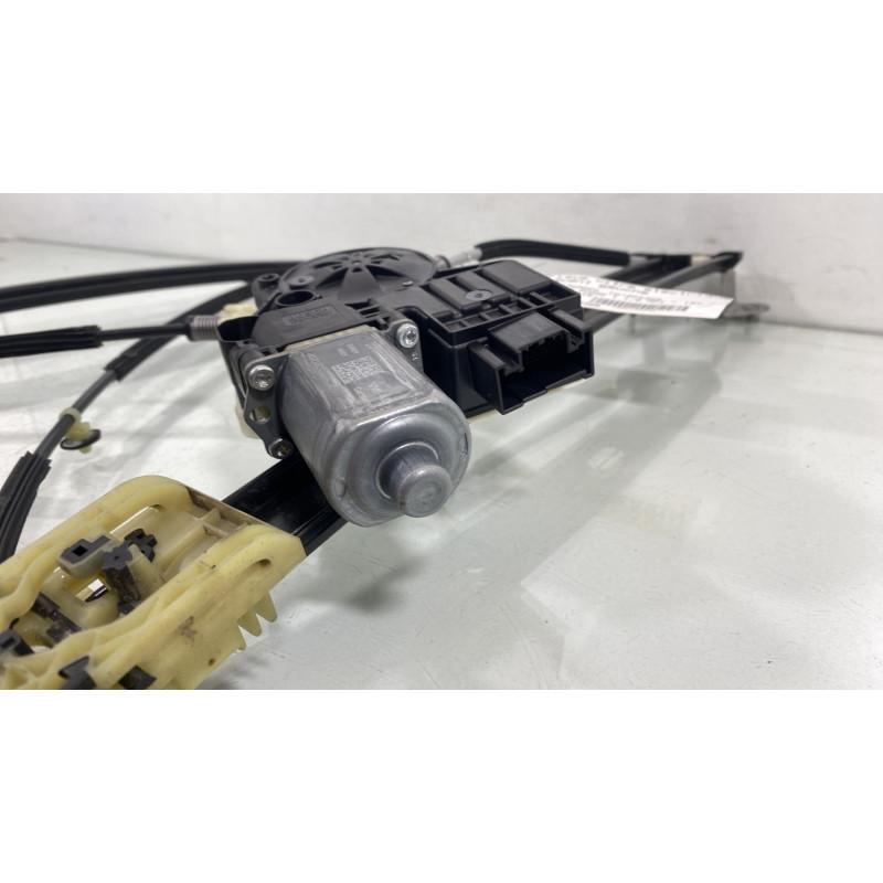 Leve vitre electrique avant gauche VOLKSWAGEN POLO 6 Photo n°2