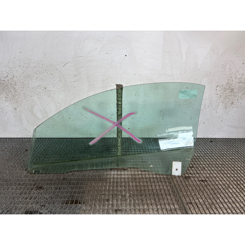 Vitre avant droit PEUGEOT 206 Photo n°4
