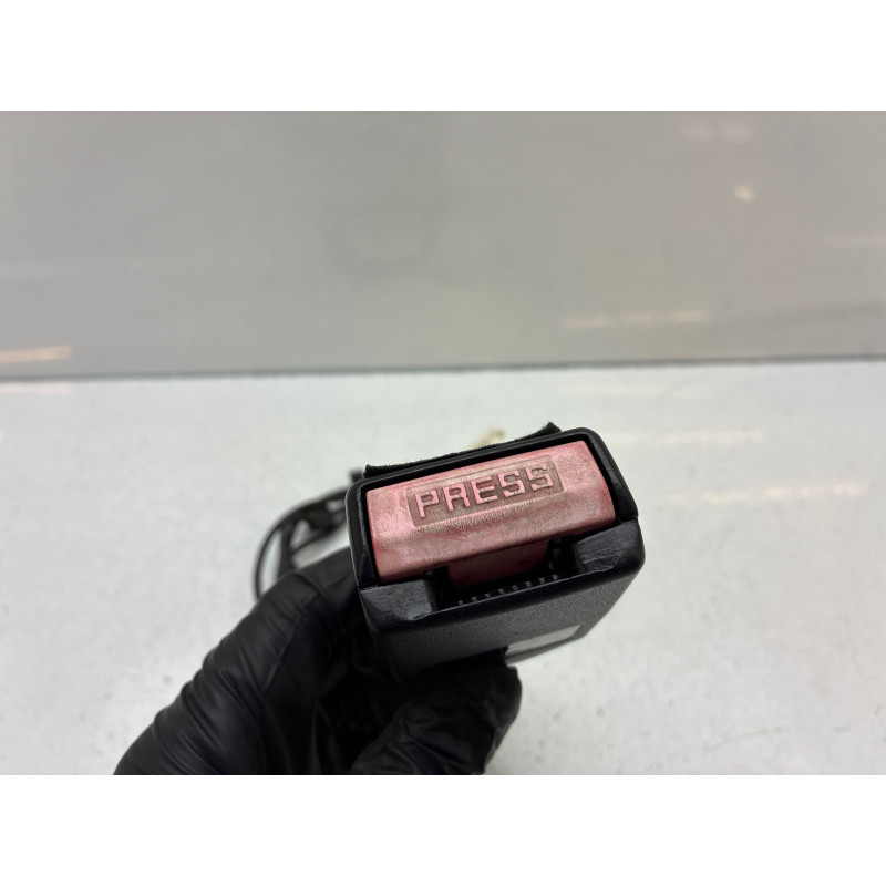 Attache ceinture avant gauche PEUGEOT 206 Photo n°4