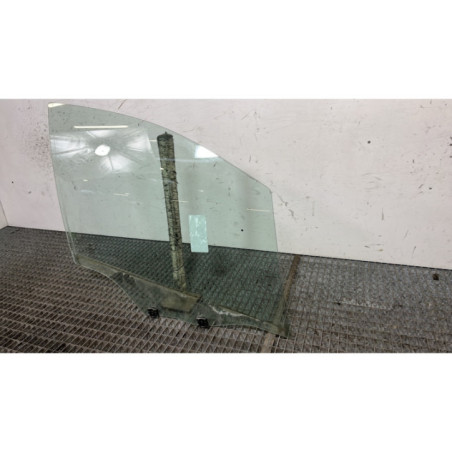 Vitre avant droit PEUGEOT 208 1