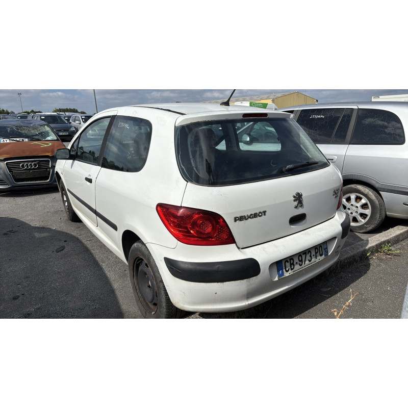 Vitre avant gauche PEUGEOT 307 Photo n°8