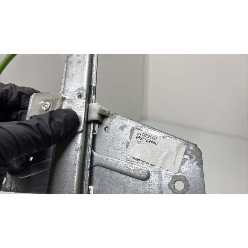 Leve vitre electrique avant gauche PEUGEOT 307 Photo n°4