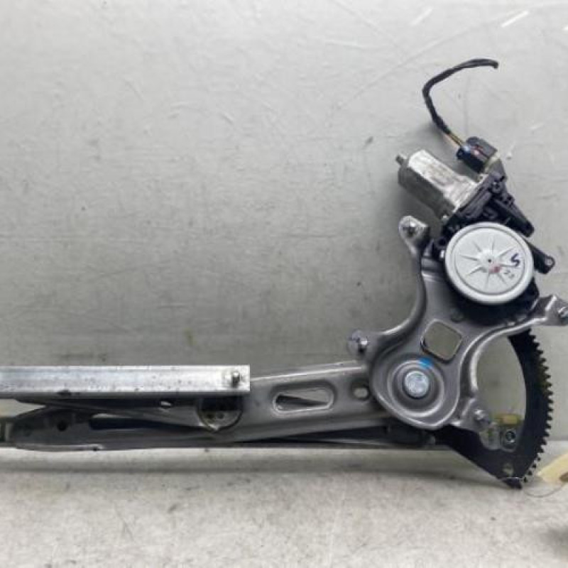 Leve vitre electrique avant gauche HYUNDAI I 20 1 Photo n°1