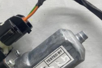 Leve vitre electrique avant gauche HYUNDAI I 20 1