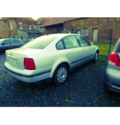 Retroviseur droit VOLKSWAGEN PASSAT 4