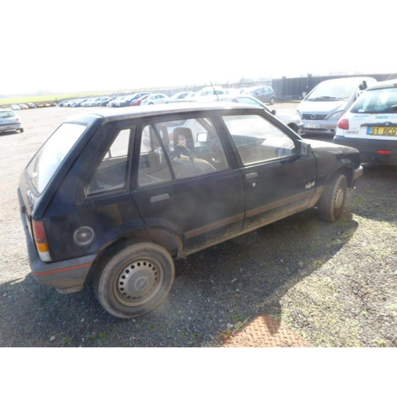 Retroviseur gauche OPEL CORSA A Photo n°12