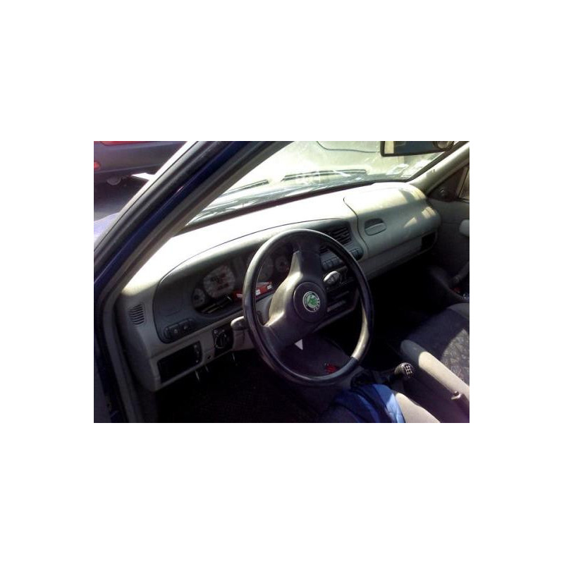 Retroviseur droit SKODA FELICIA Photo n°24