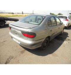 Retroviseur droit RENAULT MEGANE 1