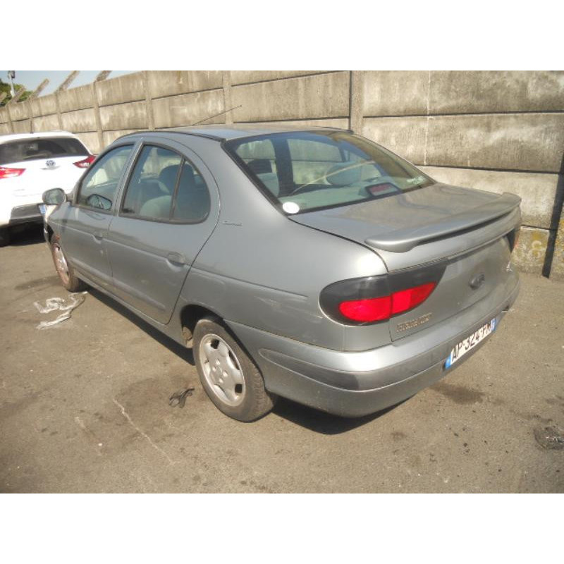 Retroviseur droit RENAULT MEGANE 1 Photo n°16